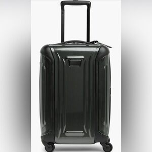 NWT - Tumi Carry On Luggage Suitcasee Luggage